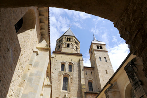 Cluny et son abbaye : le cœur battant de la Bourgogne du Sud