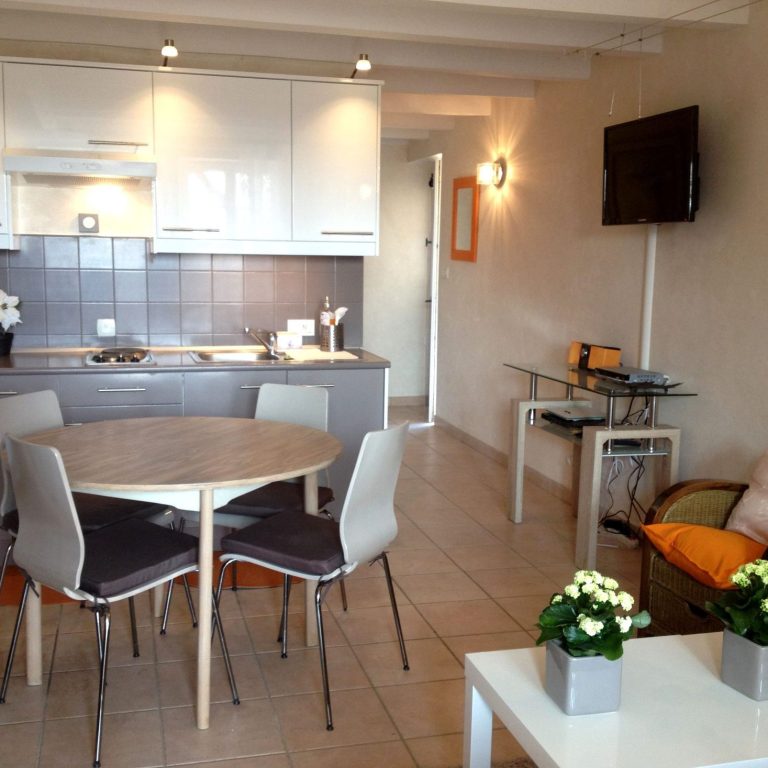 Douceur Vitaminée is a duplex apartment ideal for a family with two children. Douceur Vitaminée is a duplex apartment ideal for a family with two children.