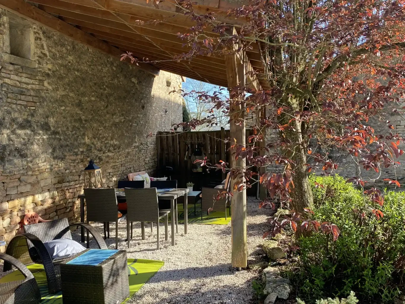 terrasse extérieure, espace repas et bbq terrasse extérieure, espace repas et bbq
